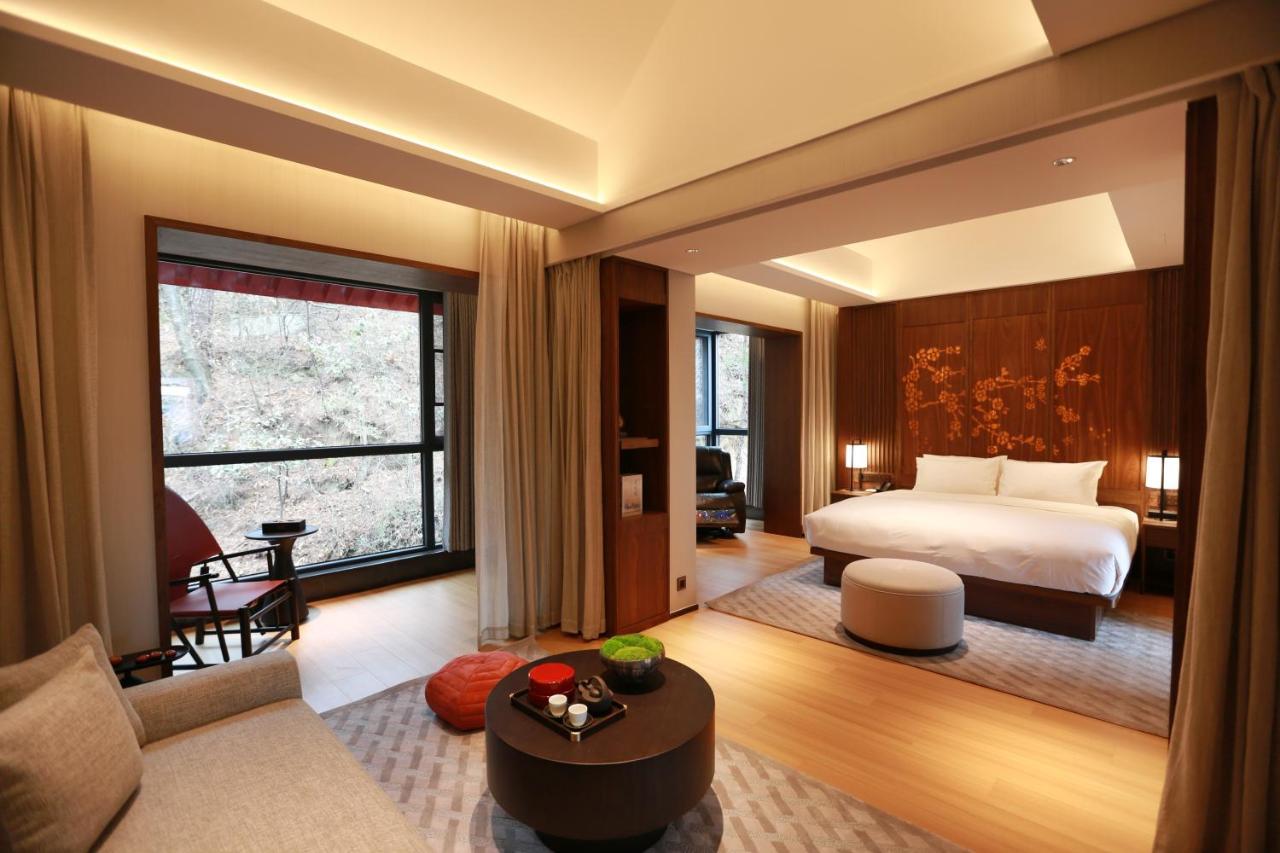 Hotel Wudang Mountain The Yew House Wudangshan Habitación foto